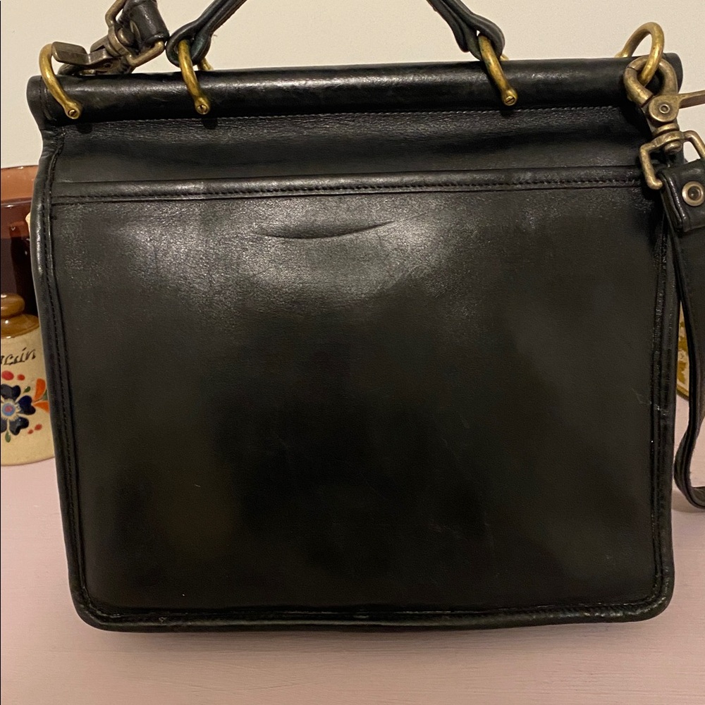 Coach Classic Black Leather Willis Handbag. Good condition. No original strap - Picture 2 of 11